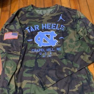 Camo UNC longsleeve